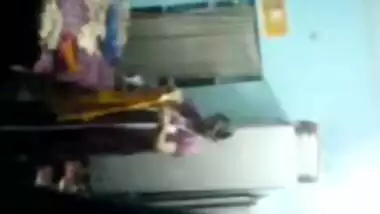 Raghava Telugu aunty changing her clothes in...