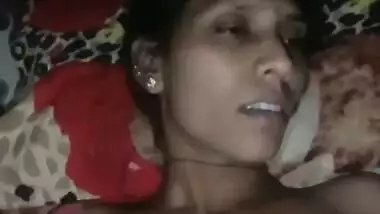 Slim Indian village Bhabhi fucking Desi MMS