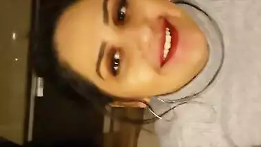Expert cock sucker bhabhi doing her job