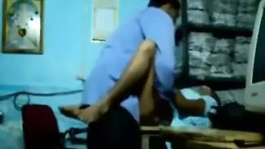 Indian Women Having Sex at office 