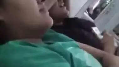 Pakistani teens singing dirty gundi song
