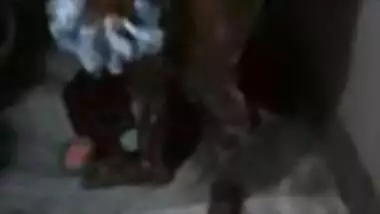 desi bhabi bathing