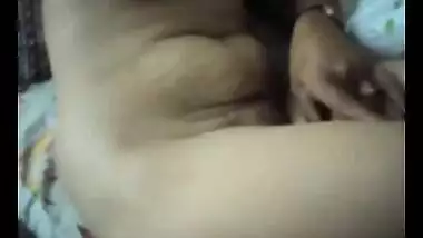 Bhabhi is passionate getting wet cause of Desi guy's touches in XXX amateur porn