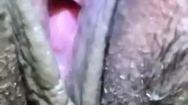 Desi woman shows sexy vagina that craves hard XXX pole inside