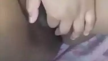 Girl Showing sexy pussy