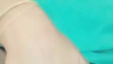 Desi cute girl open her dress