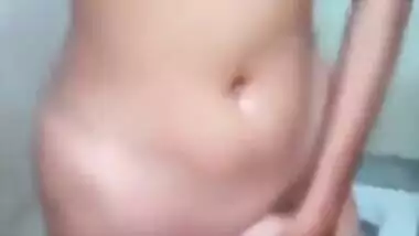 Hot video of Indian actress masturbating while bathing