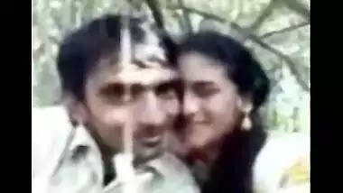 Fsiblog – Desi couple outdoor fun mms leaked by voyeur