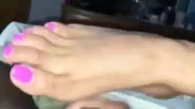 CUM ON MY MOM'S FRIEND SEXY FEET